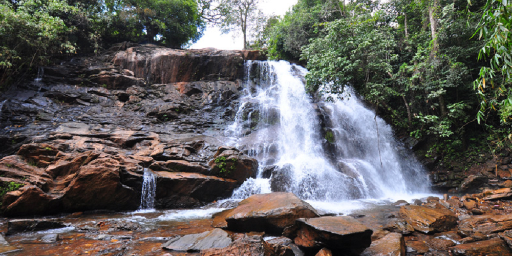 Sirimane Waterfalls near Gowtham Stay Inn